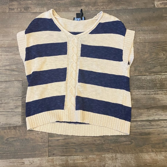FDJ Jackets & Blazers - FDJ Striped cable Knit Vest in Navy and Cream SZ S